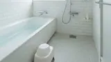 浴室のシャワーと給湯リモコン